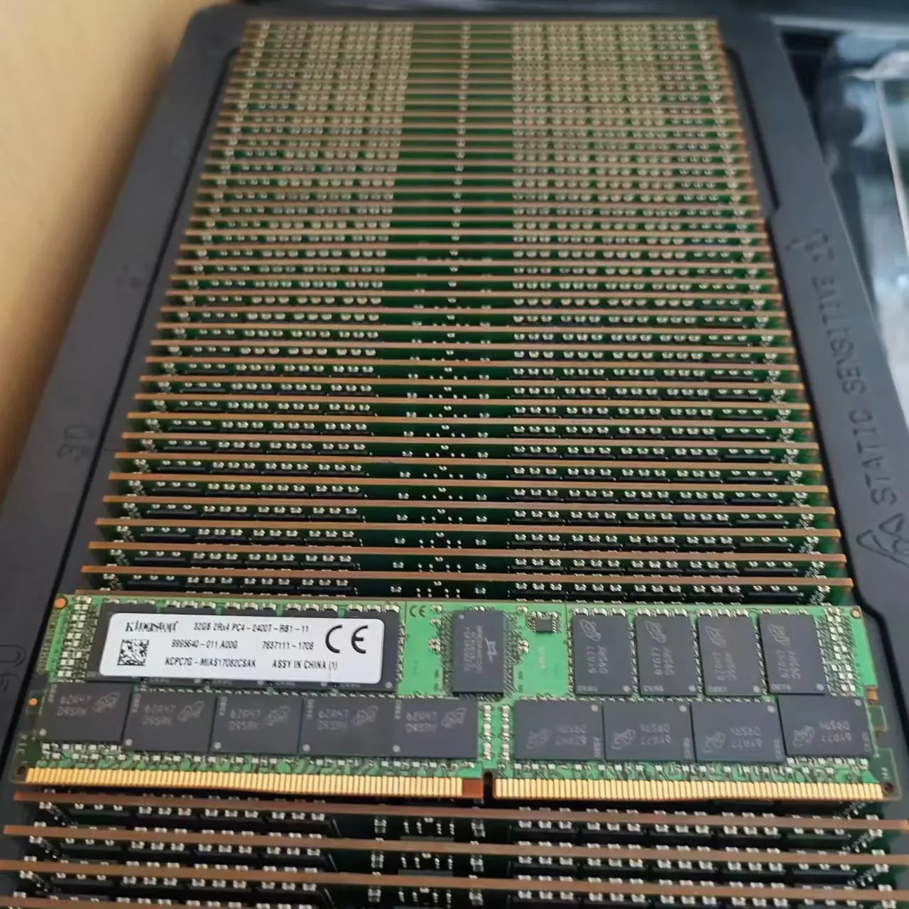 KCPC7G-MIAS17072BX6A  7637110-1707 Server Memory DDR4 Module RDIMM 32GB 2RX4 PC4-2400T RECC 2400Mbps RB2